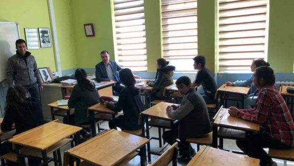 Kangal İlçe Milli Eğitim Müdürümüz Sn Mustafa Alkan Dyk kapsamında okullarımızda açılan kurslarımızı ziyaret etti.