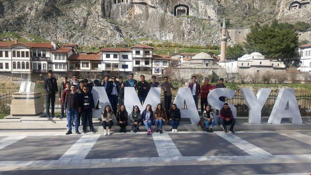 Şehit Mustafa Karakurt Anadolu Lisesi Öğrencilerimiz Amasya Gezisine Gönderildi.