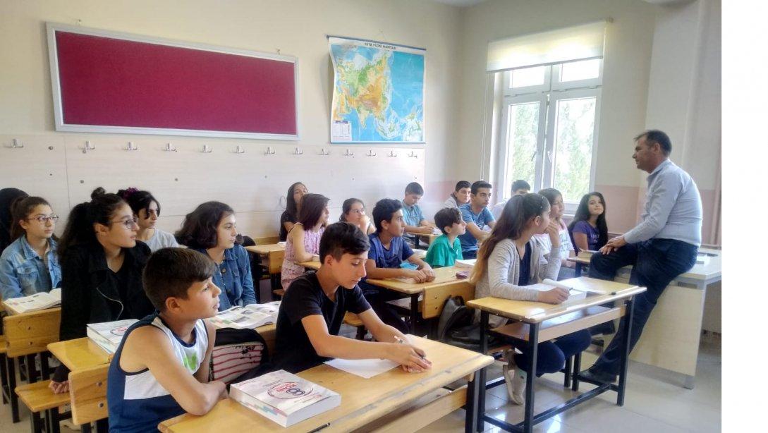 İlçe Milli Eğitim Müdürümüz Mustafa ALKAN Destekleme ve Yetiştirme Kurslarını Ziyaret Etti