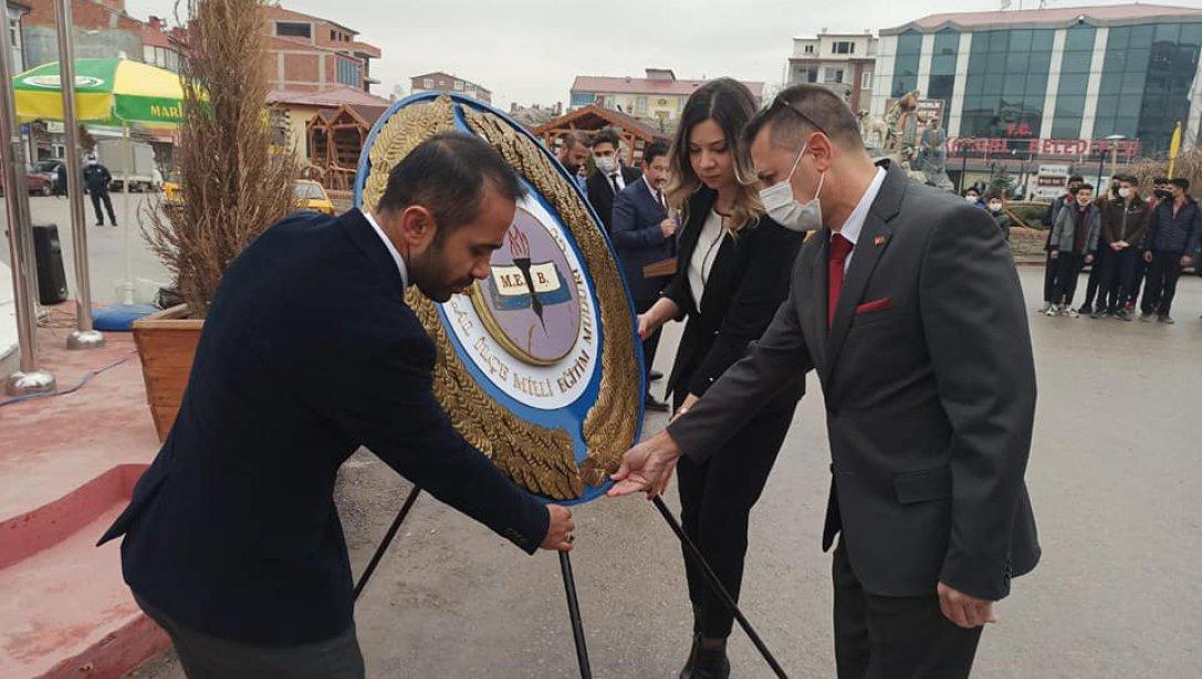 24 Kasım Öğretmenler Günü dolayısıyla Atatürk Anıtında Çelenk Sunma Töreni Düzenlendi.