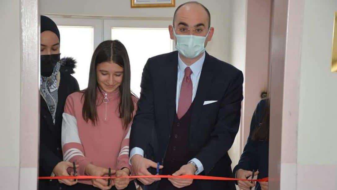 Kaymakamımız Sayın Ahmet Fatih SUNGUR ve İlçe Milli Eğitim Müdürümüz Mustafa ALKAN Kangal Anadolu Lisesi'ni ziyaret ederek 