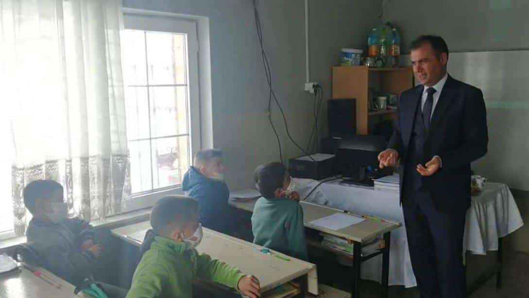 İlçe Milli Eğitim Müdürümüz Mustafa ALKAN, Bektaş İlkokulu'nu ziyaret ederek öğrencilerimizle bir araya geldi.