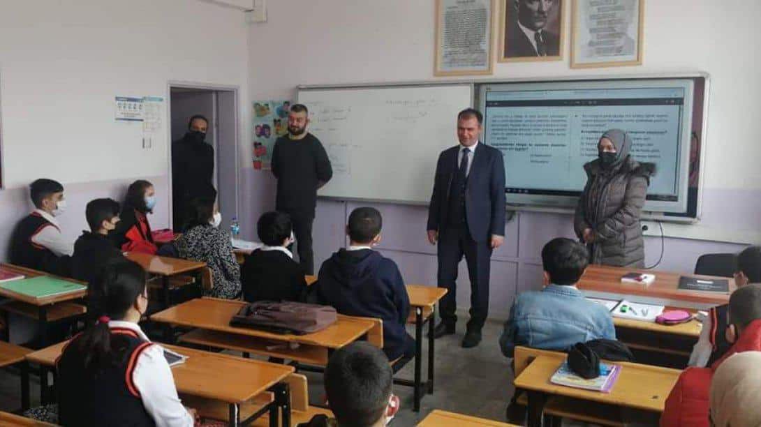 İlçe Milli Eğitim Müdürümüz Mustafa ALKAN okul ziyaretleri kapsamında Alacahan İlkokulu-Ortaokulu'nu ziyaret ederek öğrenci ve öğretmenlerimizle bir araya geldi.