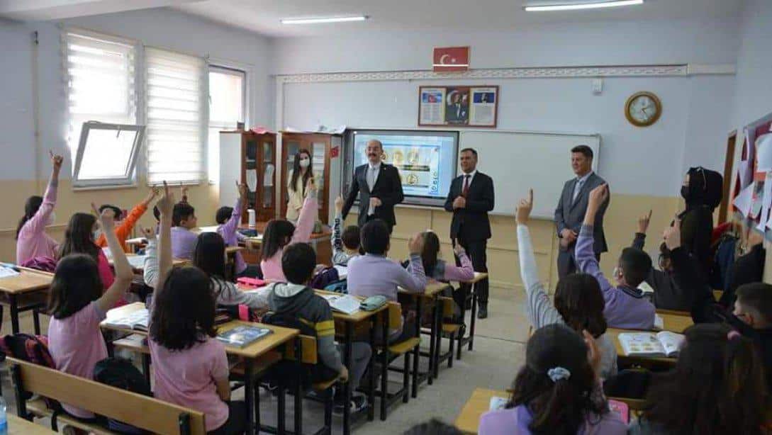 Kaymakamımız Sayın Ahmet Fatih Sungur ve İlçe Milli Eğitim Müdürümüz Mustafa Alkan okul ziyaretleri kapsamında Ayhan Erkan İlkokulu-Ortaokulunu ziyaret etti.