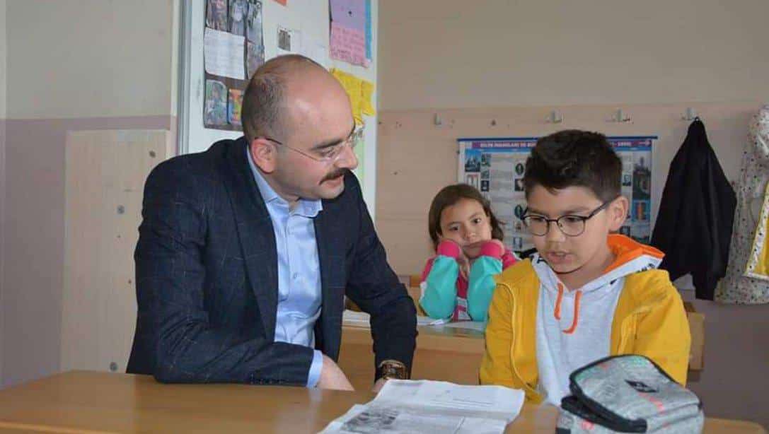 Kaymakamımız Sayın Ahmet Fatih Sungur ve İlçe Milli Eğitim Müdürümüz Mustafa Alkan hafta sonu düzenlenen Destekleme ve Yetiştirme Kurslarına devam eden öğrencilerimizi ziyaret etti.